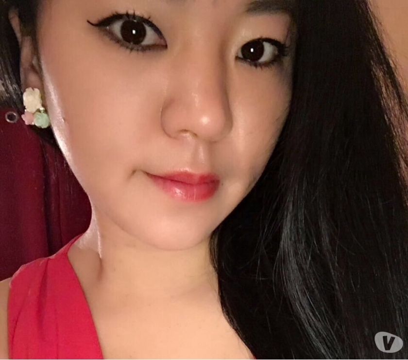 Massage à domicile d’une asiatique pétillante